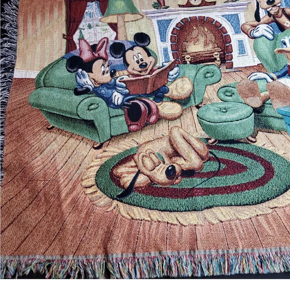 Walt Disney Holiday Christmas Tapestry Throw Blanket Mickey Minnie & Friends